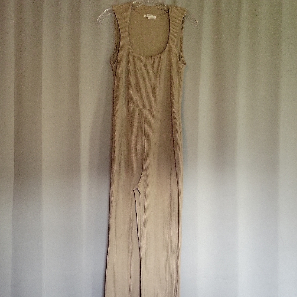 Chic Beige Sleeveless Jumpsuit